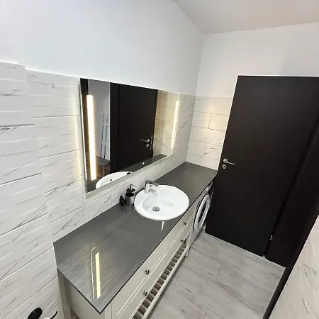 1 Mai - Luxury Park Apartments - Self Check-In - Private Parking - 2 Craiova Exterior photo